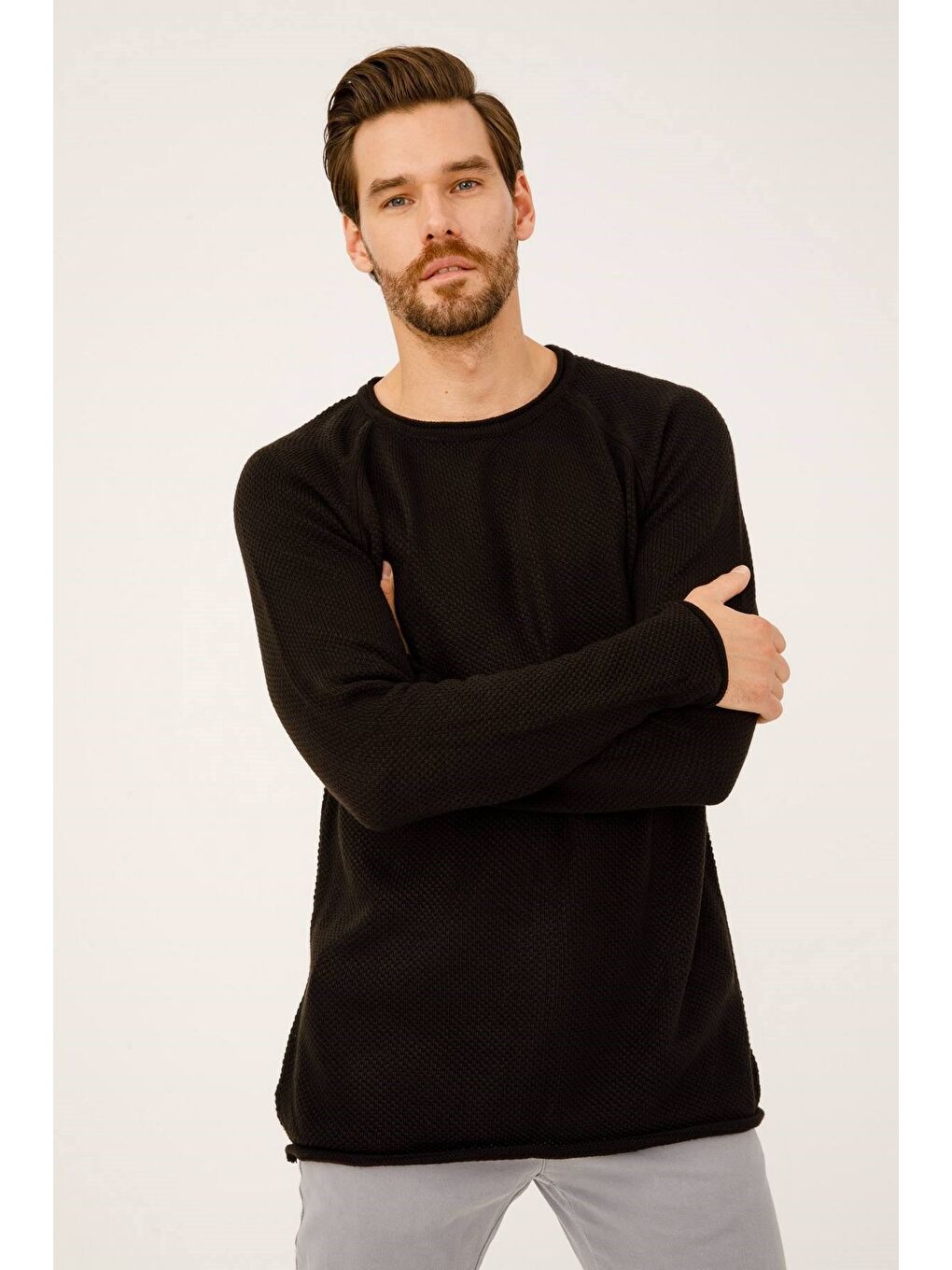 Siyah Rahat Kalıp Bisiklet Yaka Düz Uzun Kollu Triko