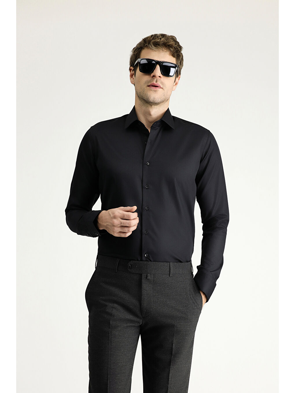 Siyah Uzun Kol Slim Fit Dar Kesim Klasik Non Iron Saten Pamuklu Gömlek