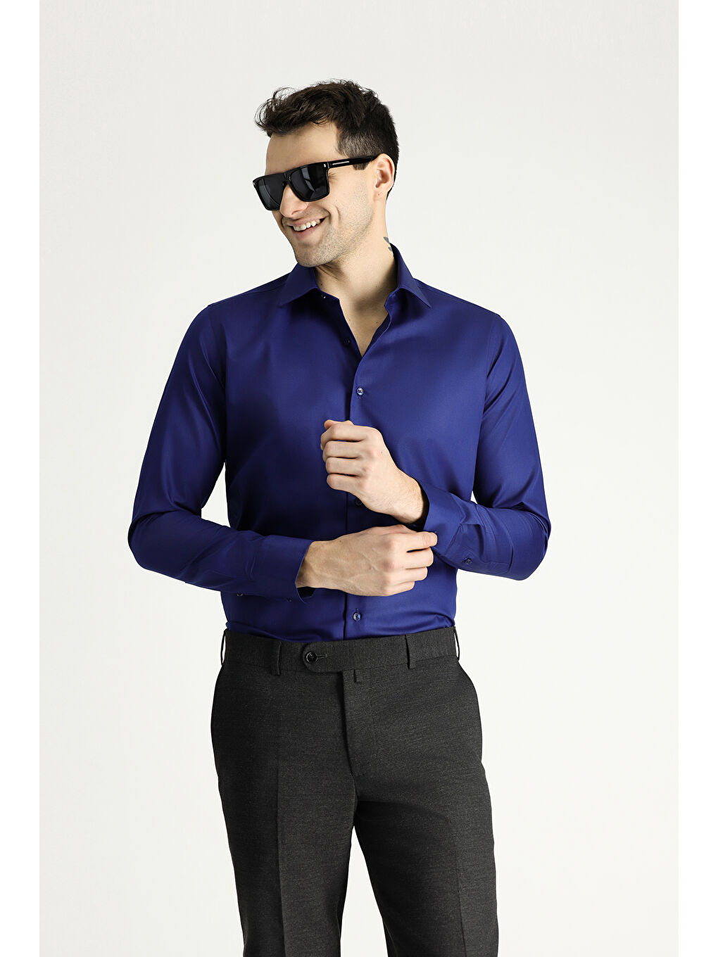 Lacivert Uzun Kol Slim Fit Dar Kesim Klasik Non Iron Saten Pamuklu Büyük Beden Gömlek-1