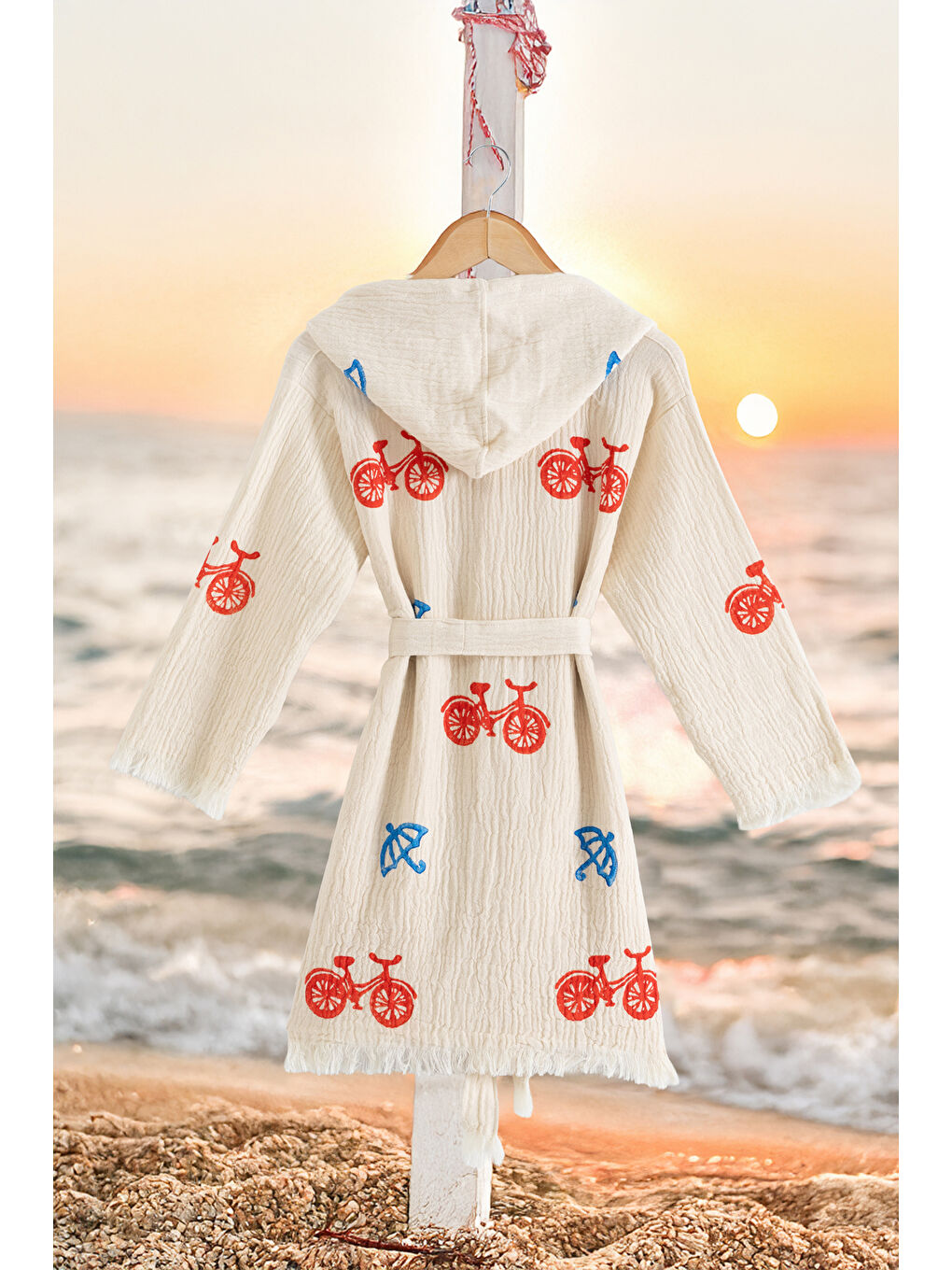 Ekru %100 Organik, El İşçiliği Taş Baskı Garson Boy Bornozu - Bisiklet-1