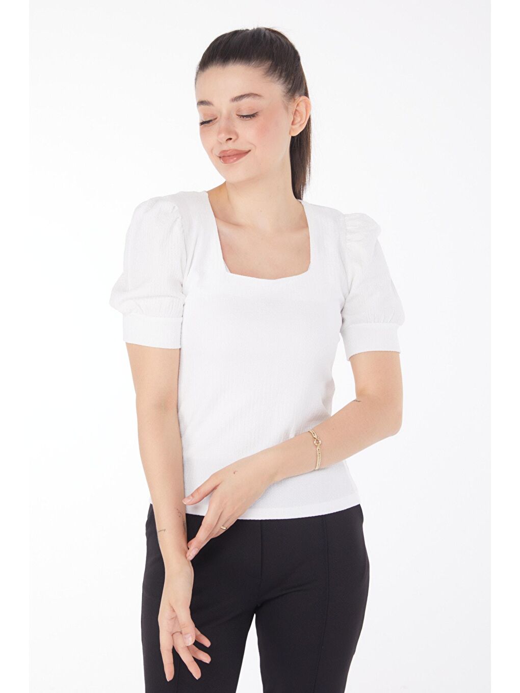 Orta Kadın Beyaz Kare Yaka Bluz - 25873-2