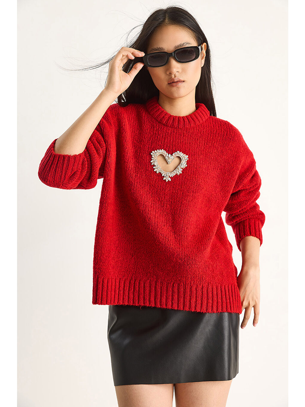 Kırmızı Kadın Kalp Detaylı Taş İşlemeli Triko Kazak-2