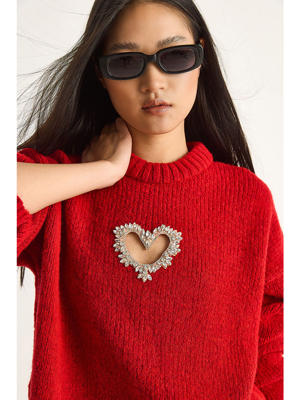 Kırmızı Kadın Kalp Detaylı Taş İşlemeli Triko Kazak-3