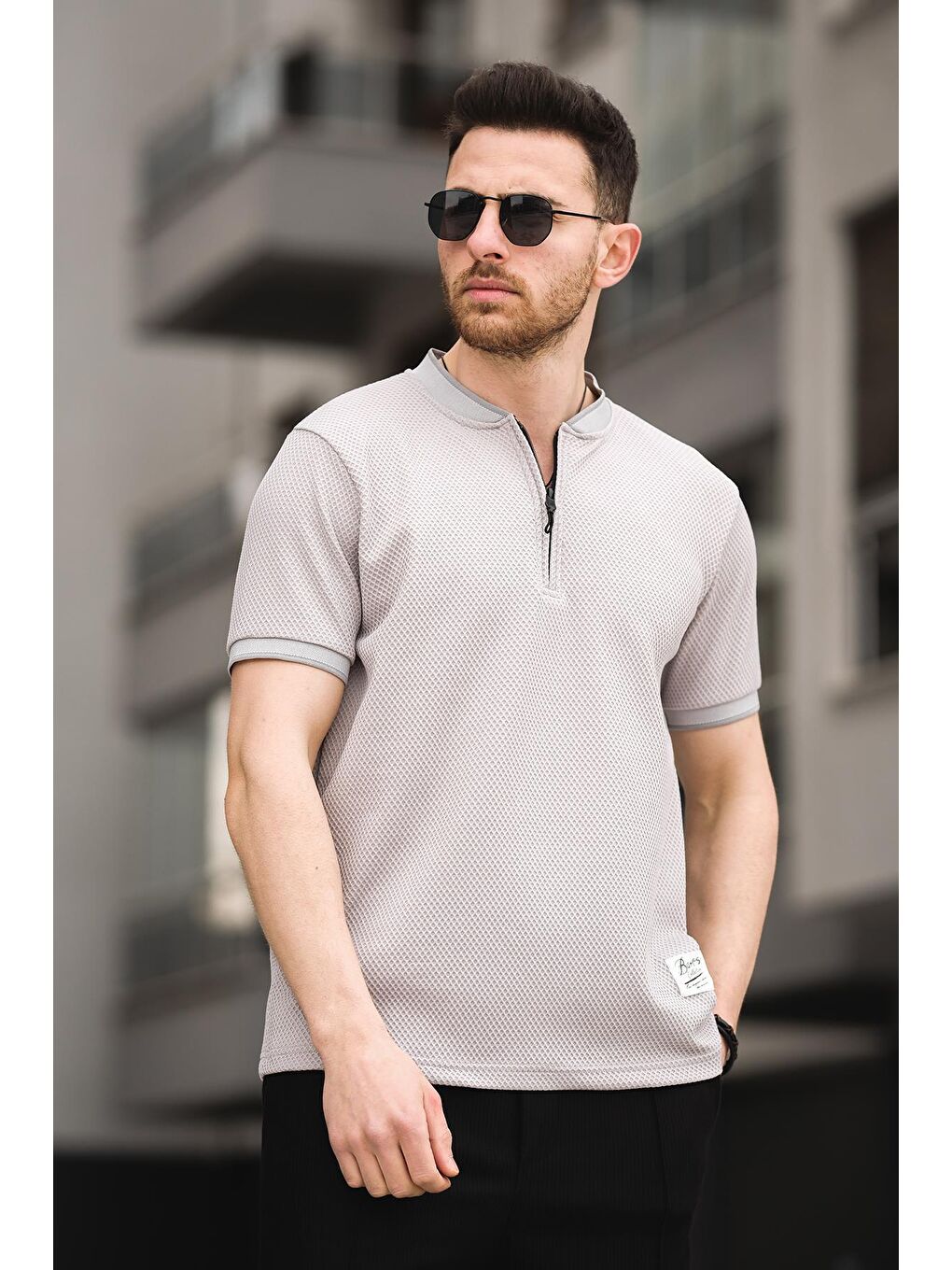 Gri Petek Desen Fermuarlı Kolej Yaka Erkek Tişört