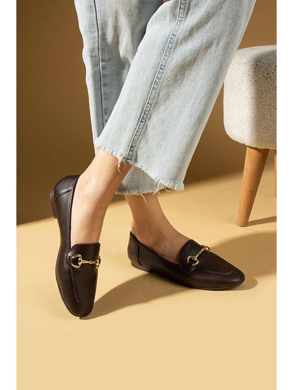 Kahverengi Gold Toka Detaylı Rahat Kalıp Kadın Babet 57-023-24Cilt-2