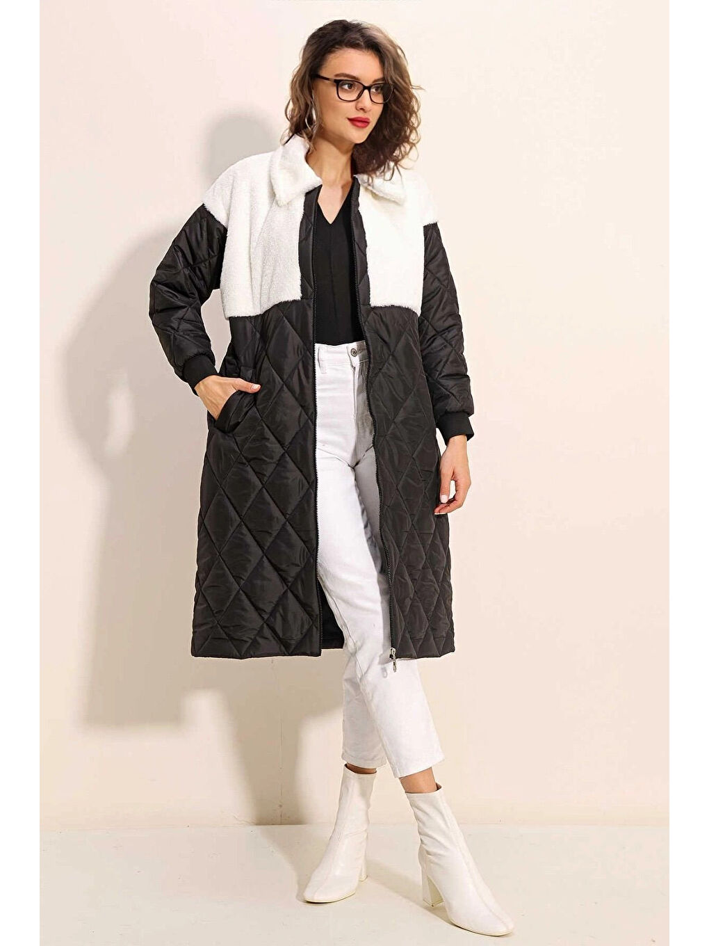 Kadın Beyaz Pelüş Detaylı Oversize Kapitone Uzun Mont HZL25W BD151851