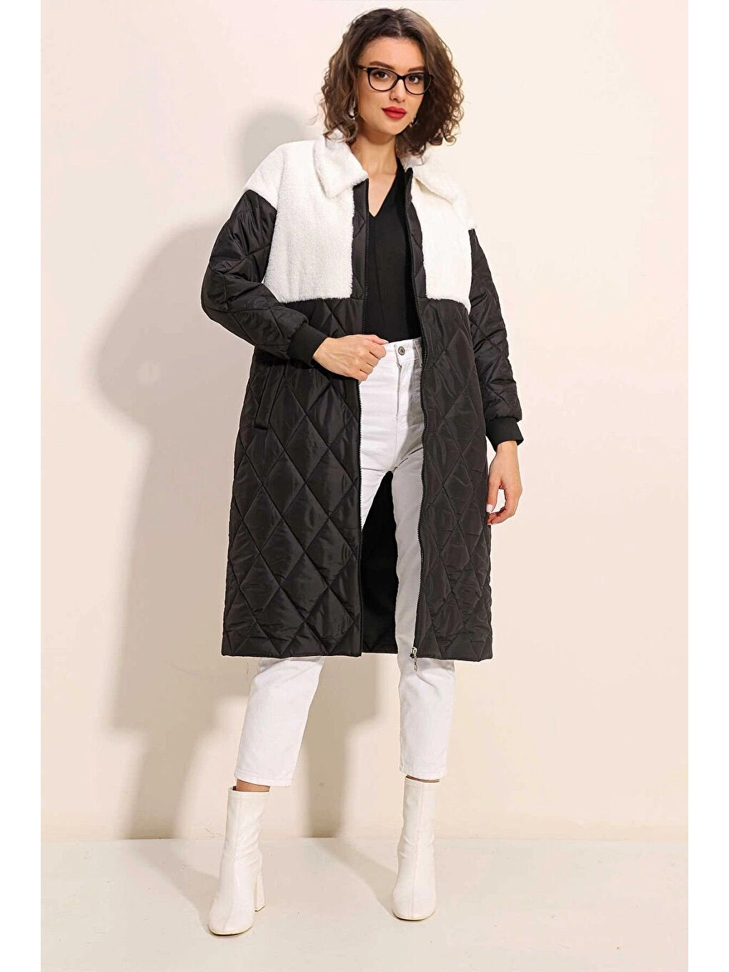 Kadın Beyaz Pelüş Detaylı Oversize Kapitone Uzun Mont HZL25W BD151851-1