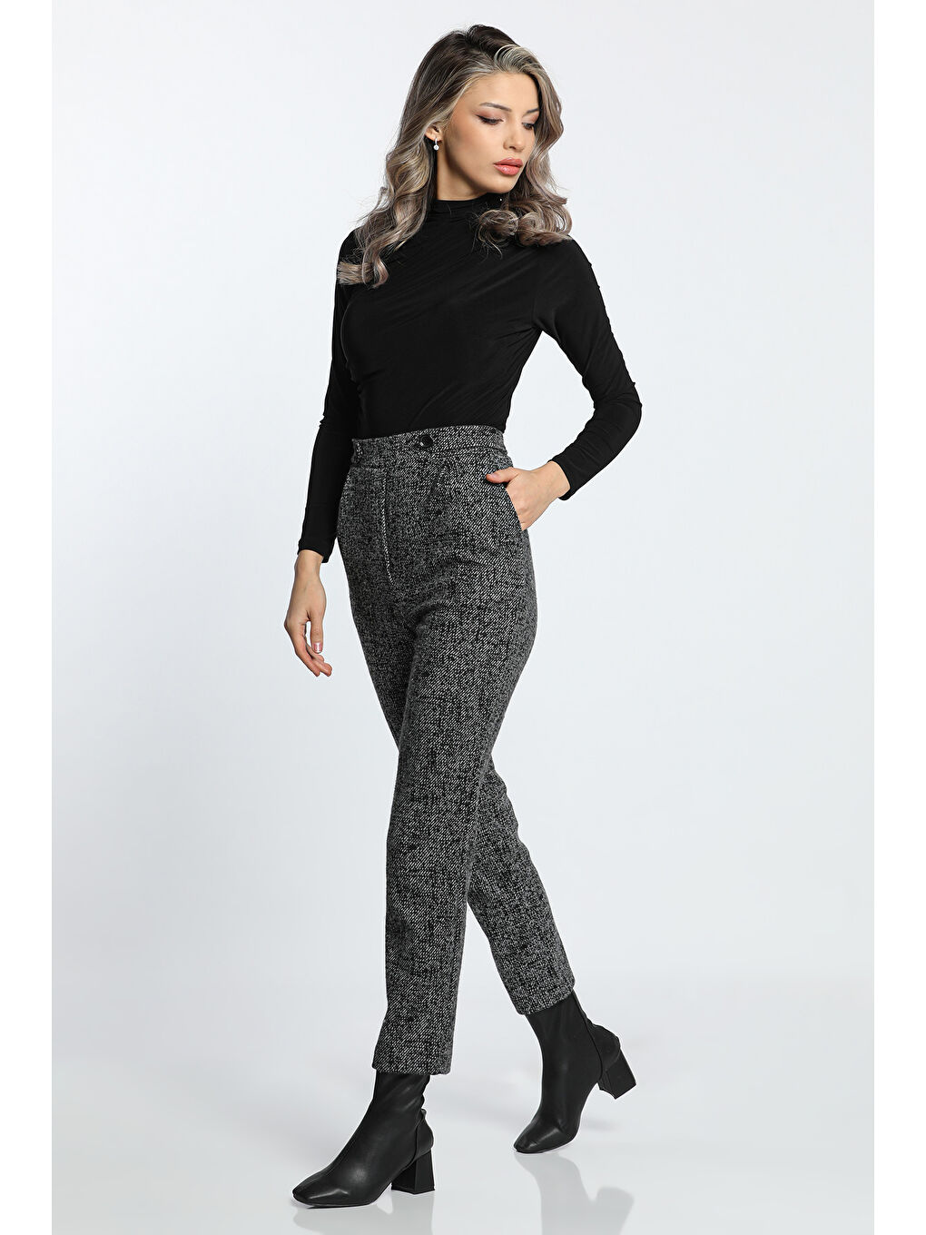 Siyah Kadın Desenli Yüksek Bel Beli Düğme Detaylı Pantolon-4