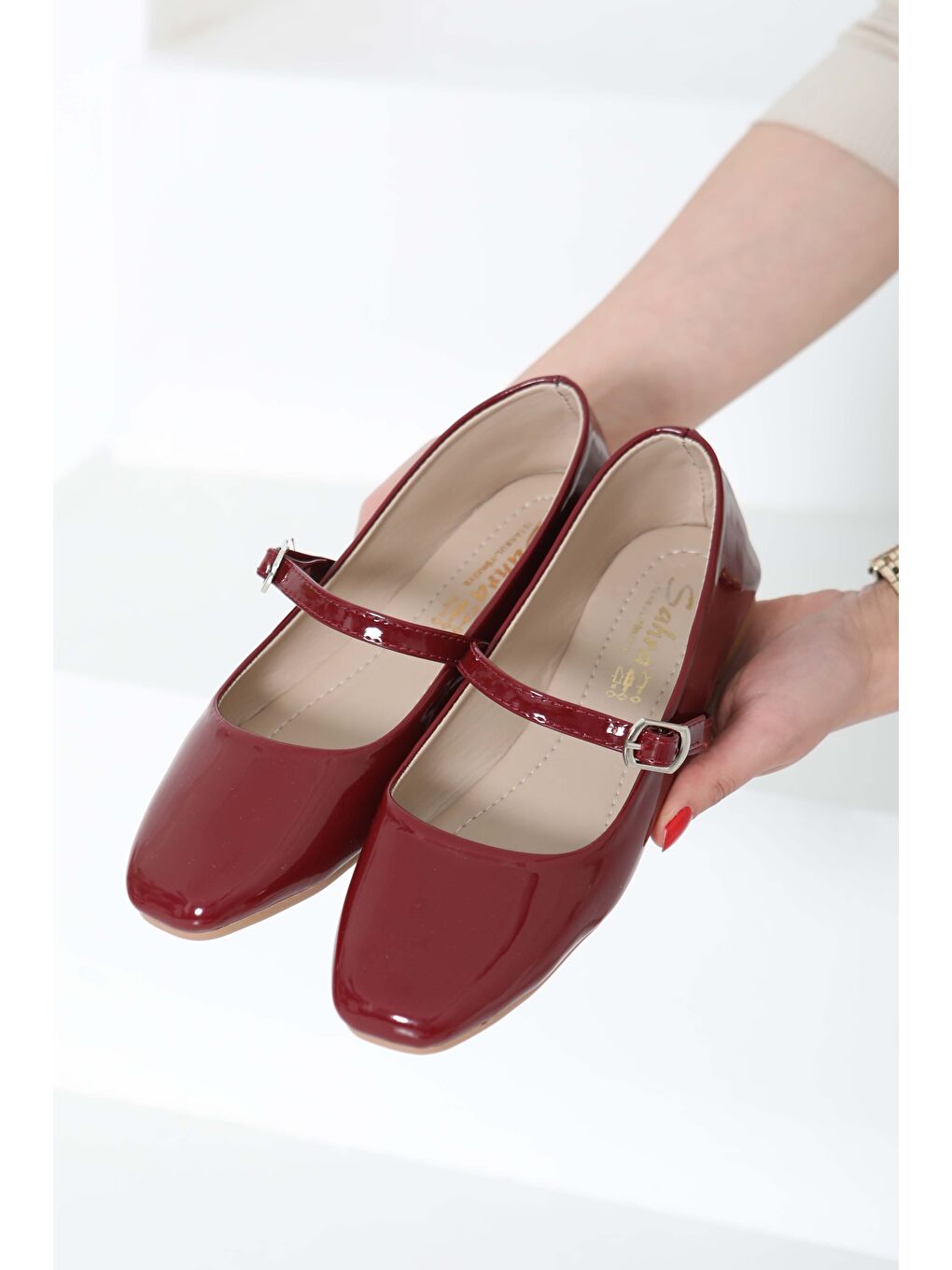 Kadın Bordo Kemerli Rugan Ayakkabı - 27155-5