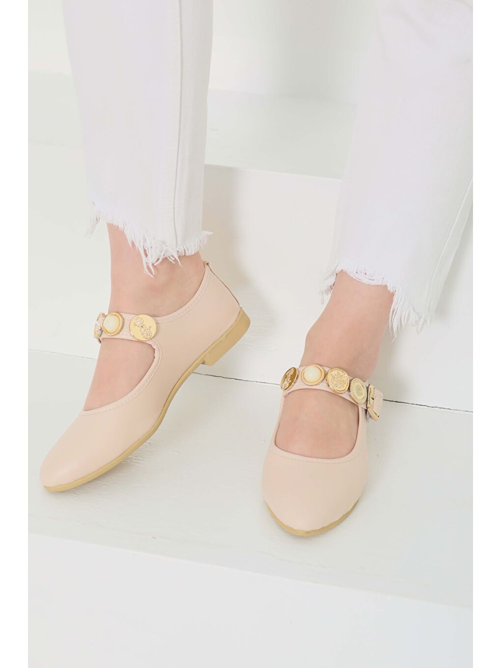 Ekru Kadın Krem Taş Detaylı Babet Ayakkabı - 27112-3