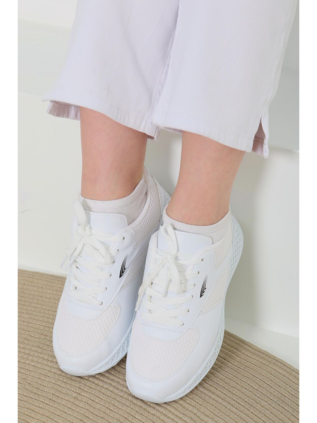 Kadın Beyaz Yüksek Taban Spor Ayakkabı - 27089-3