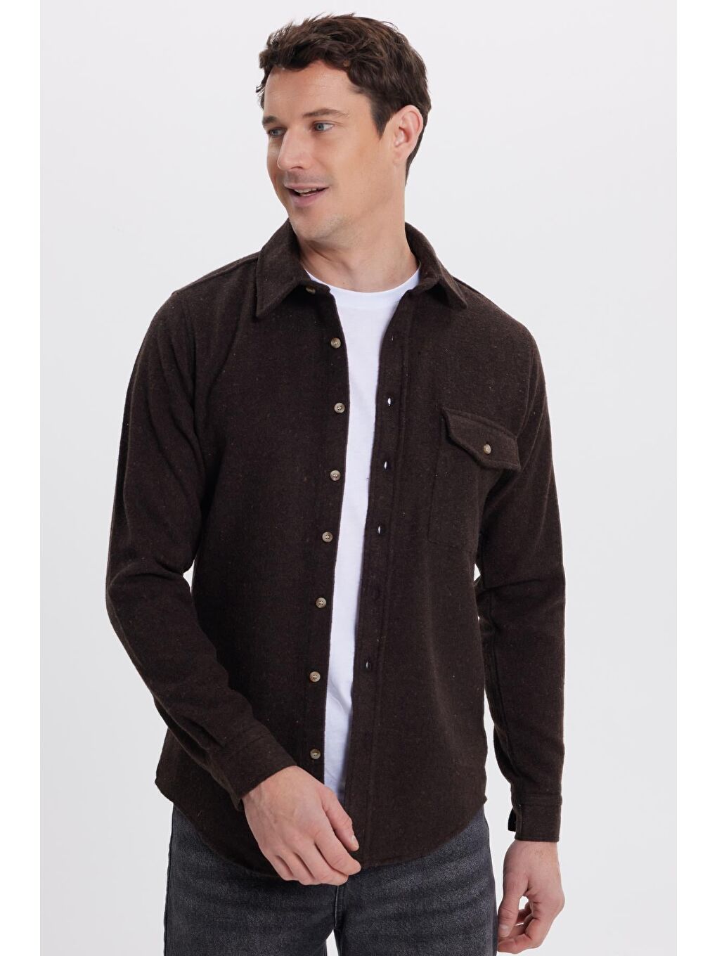 Kahverengi Erkek Slim Fit Tek Cep Kapaklı Düz Oduncu Spor Koyu Kahve Gömlek-4