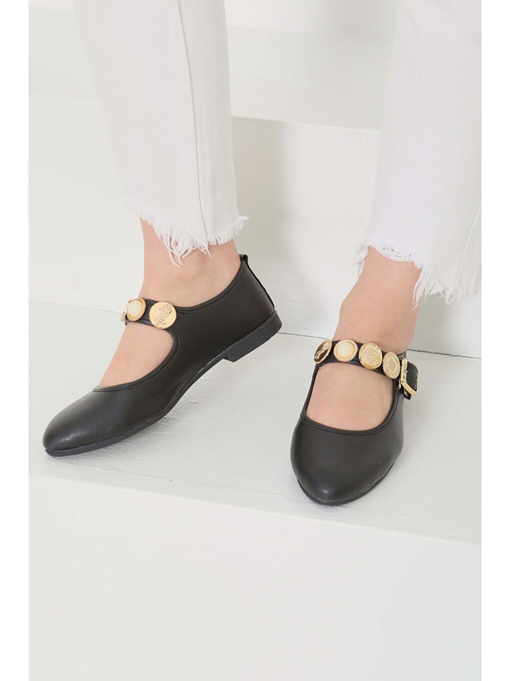 Kadın Siyah Taş Detaylı Babet Ayakkabı - 27112-3