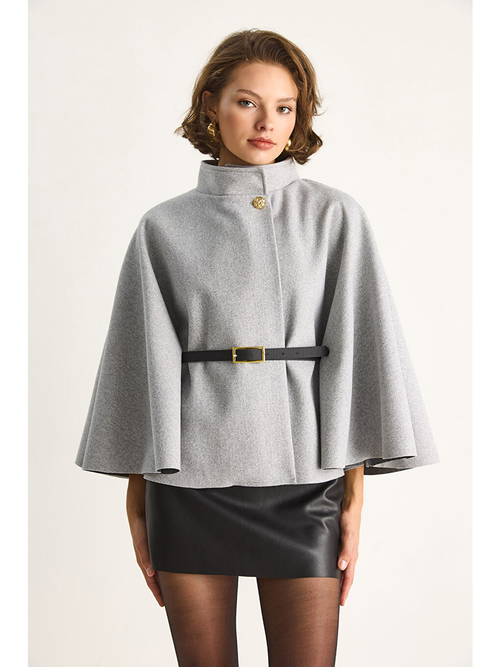 Gri Kadın Gold Düğme Detaylı Kemerli Panço-1