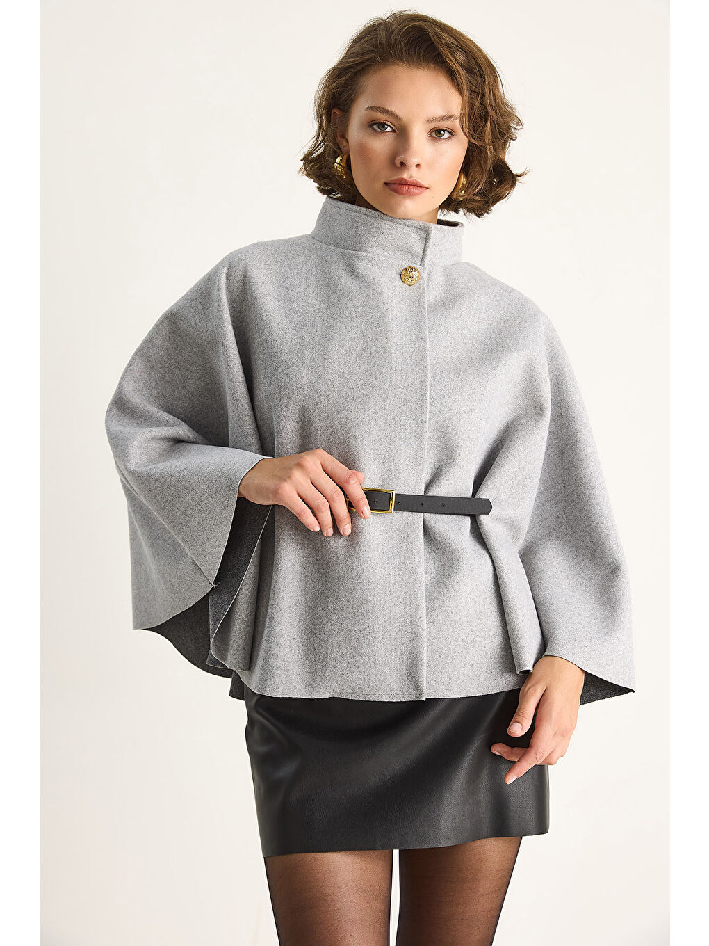 Gri Kadın Gold Düğme Detaylı Kemerli Panço-2