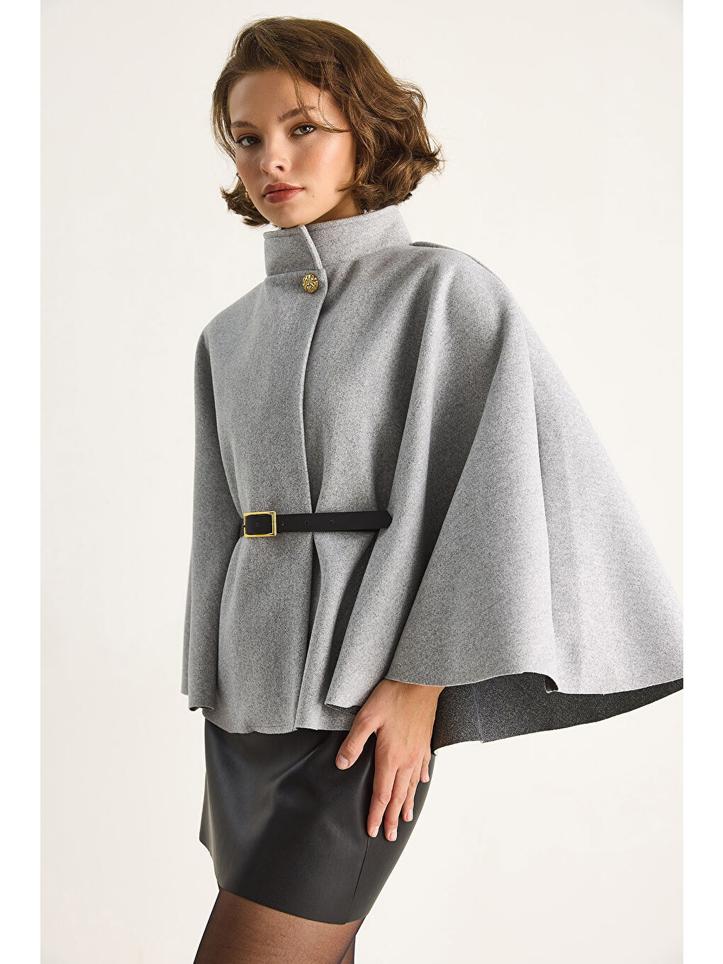 Gri Kadın Gold Düğme Detaylı Kemerli Panço-4