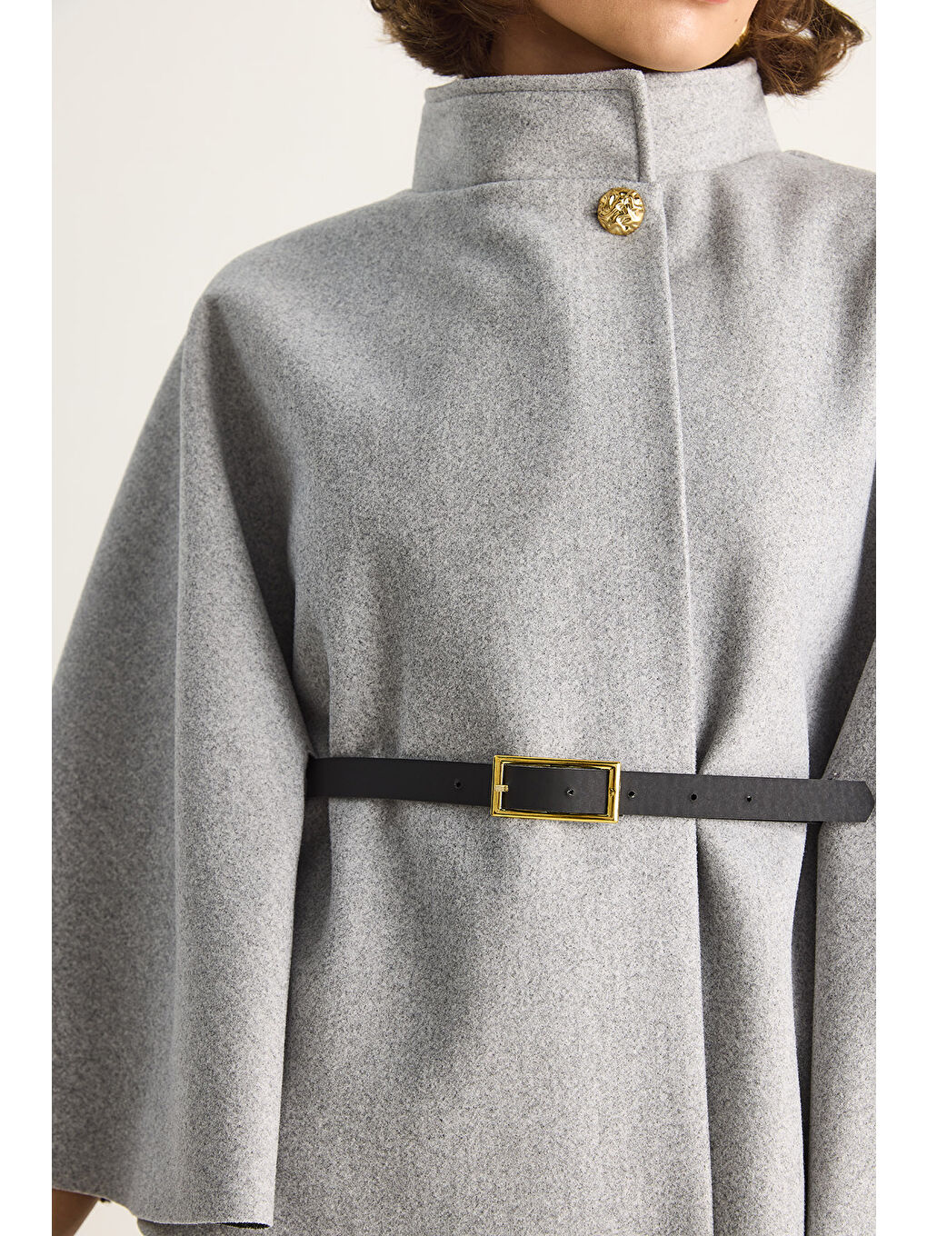 Gri Kadın Gold Düğme Detaylı Kemerli Panço-6