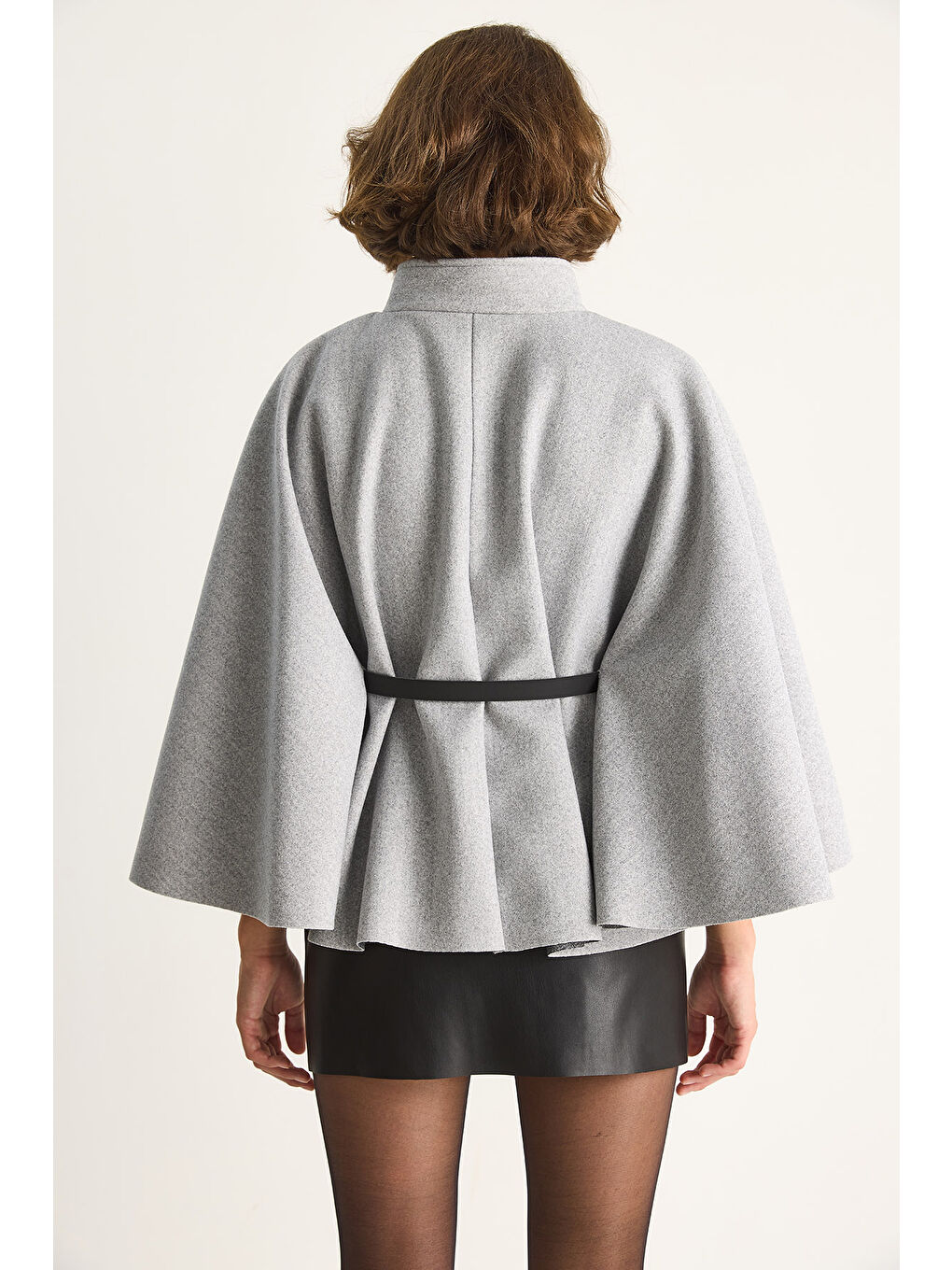 Gri Kadın Gold Düğme Detaylı Kemerli Panço-7