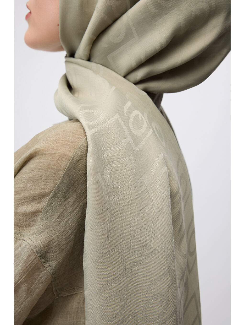 İpek Jakar Monogram Şal Kum Beji-2