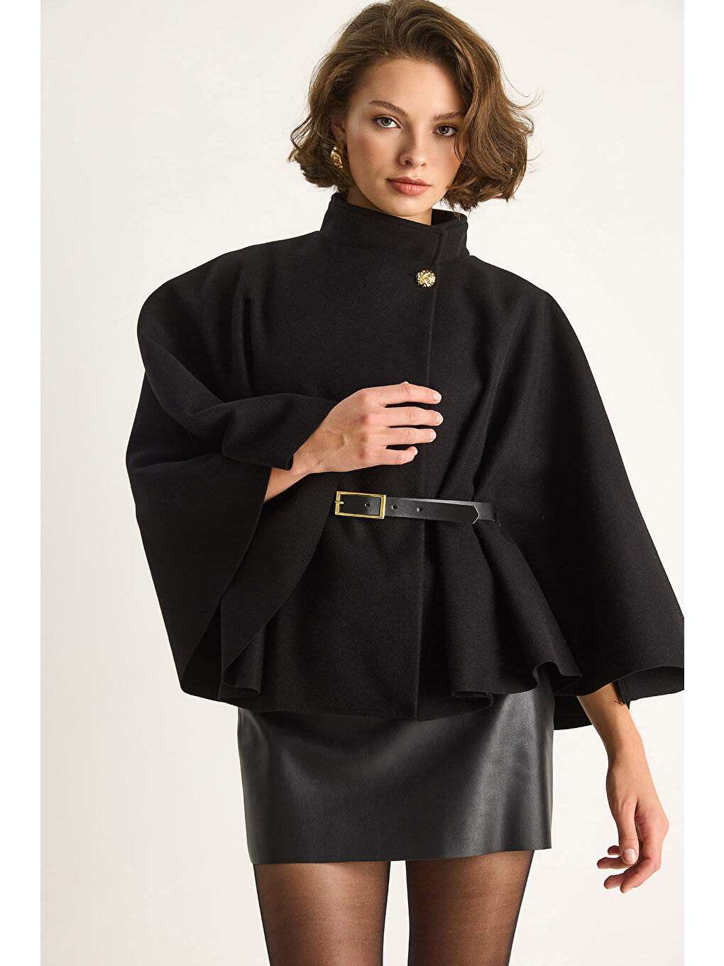 Siyah Kadın Gold Düğme Detaylı Kemerli Panço-1