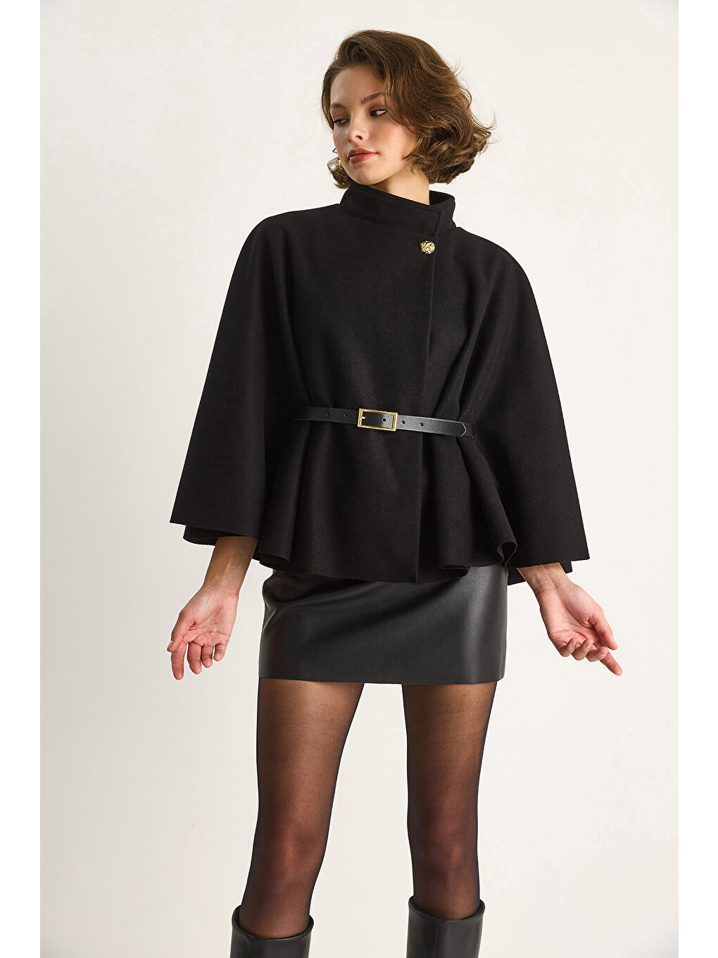 Siyah Kadın Gold Düğme Detaylı Kemerli Panço-3