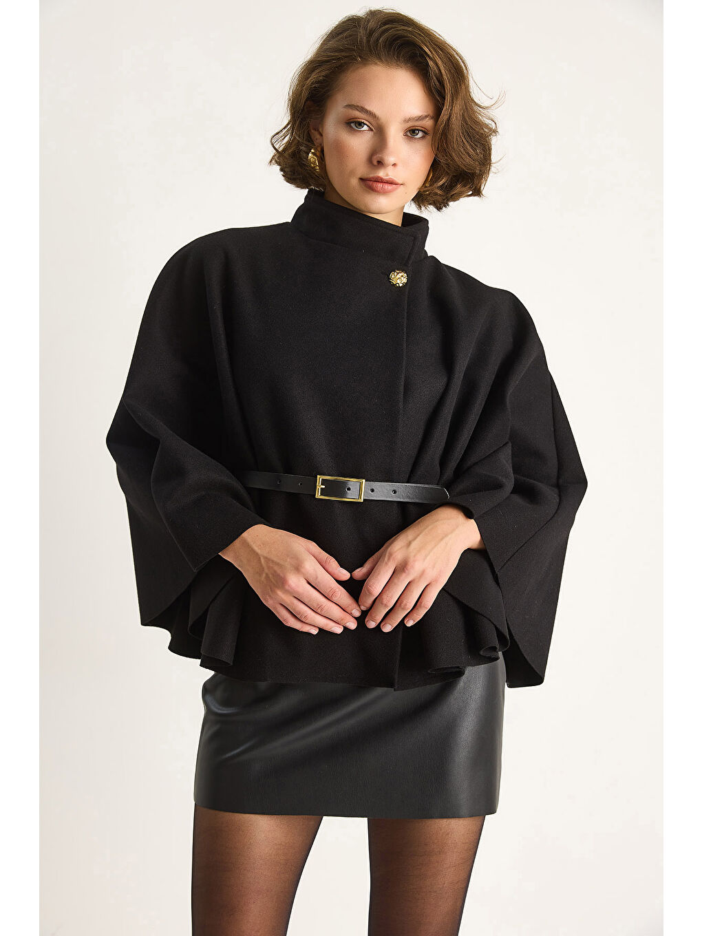 Siyah Kadın Gold Düğme Detaylı Kemerli Panço-4