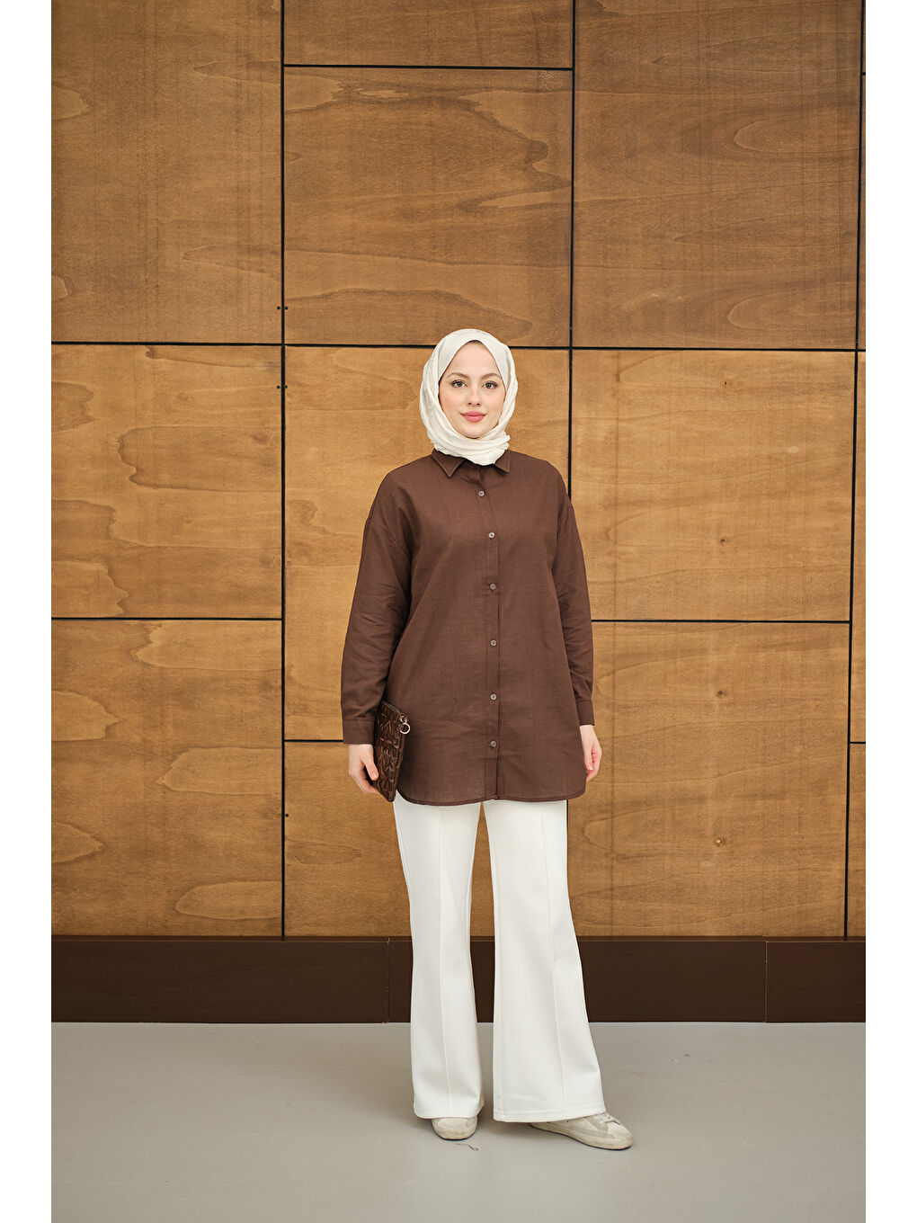 Kadın Şeffaf Düğme Detaylı Basic Gömlek Kahverengi-1