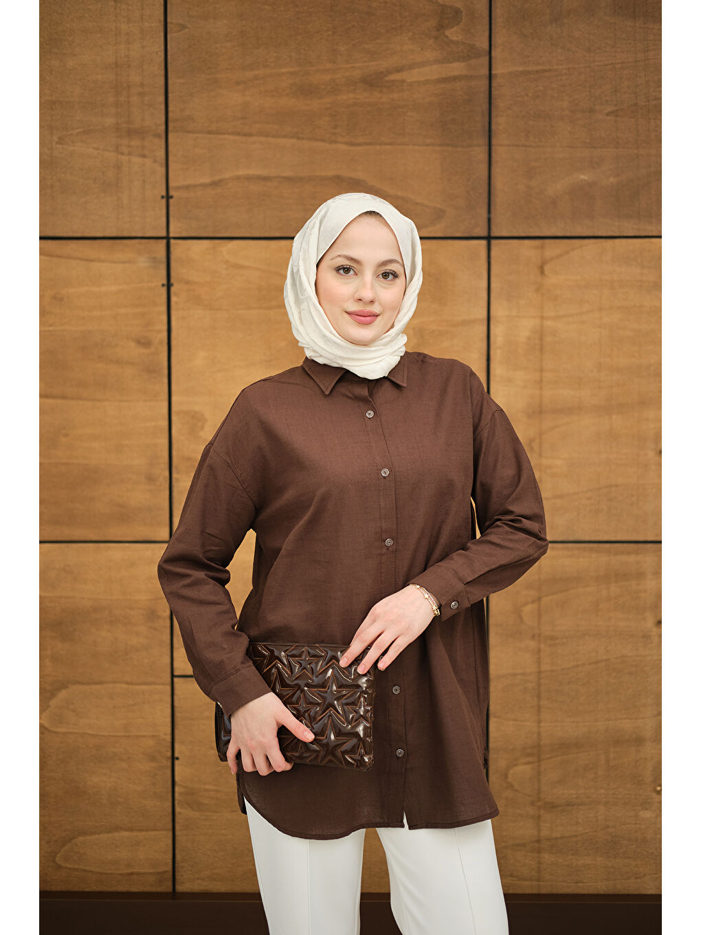 Kadın Şeffaf Düğme Detaylı Basic Gömlek Kahverengi-3