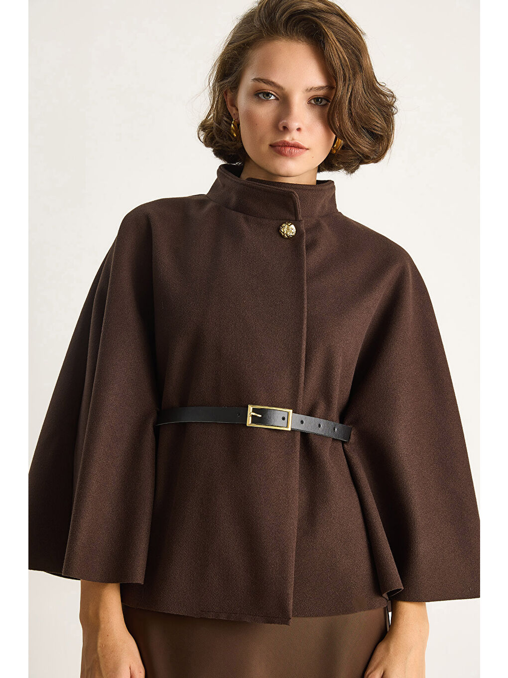 Kahverengi Kadın Gold Düğme Detaylı Kemerli Panço