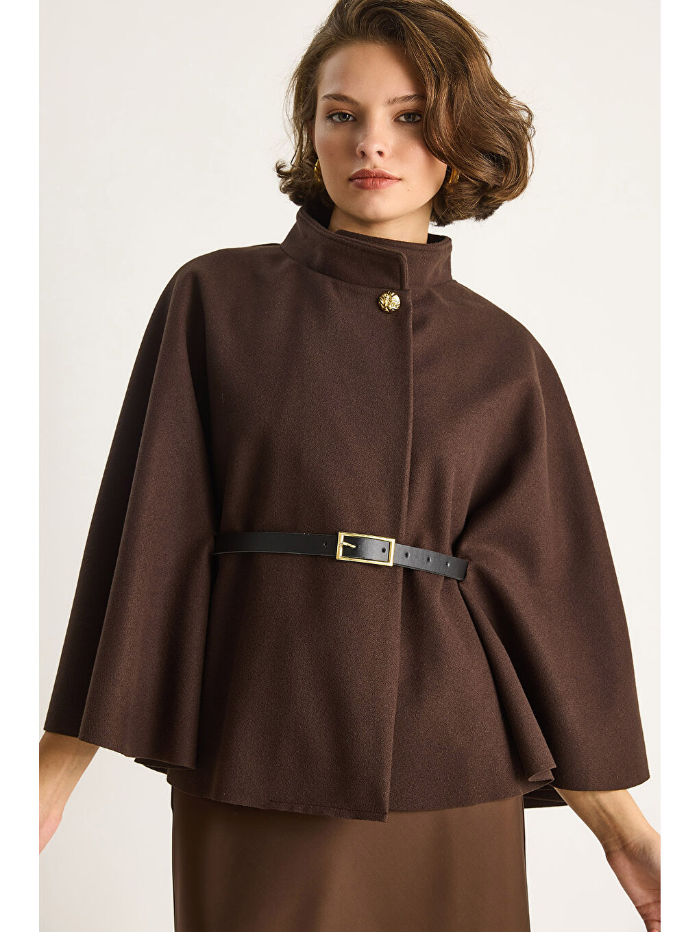 Kahverengi Kadın Gold Düğme Detaylı Kemerli Panço-3