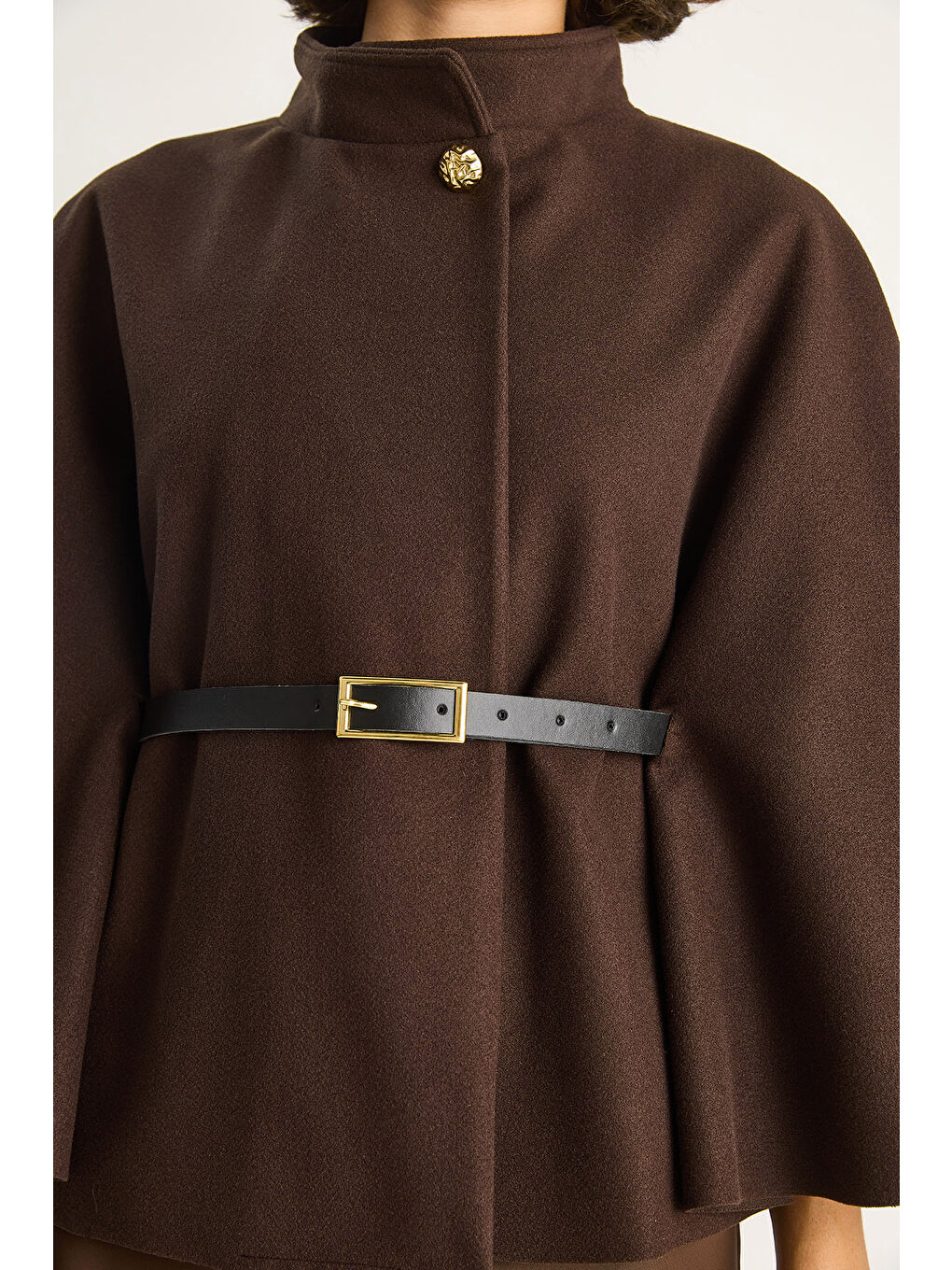 Kahverengi Kadın Gold Düğme Detaylı Kemerli Panço-4