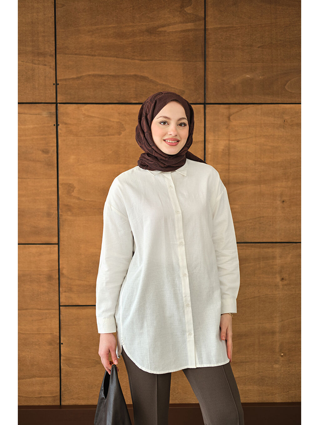 Kadın Şeffaf Düğme Detaylı Basic Gömlek Beyaz-1