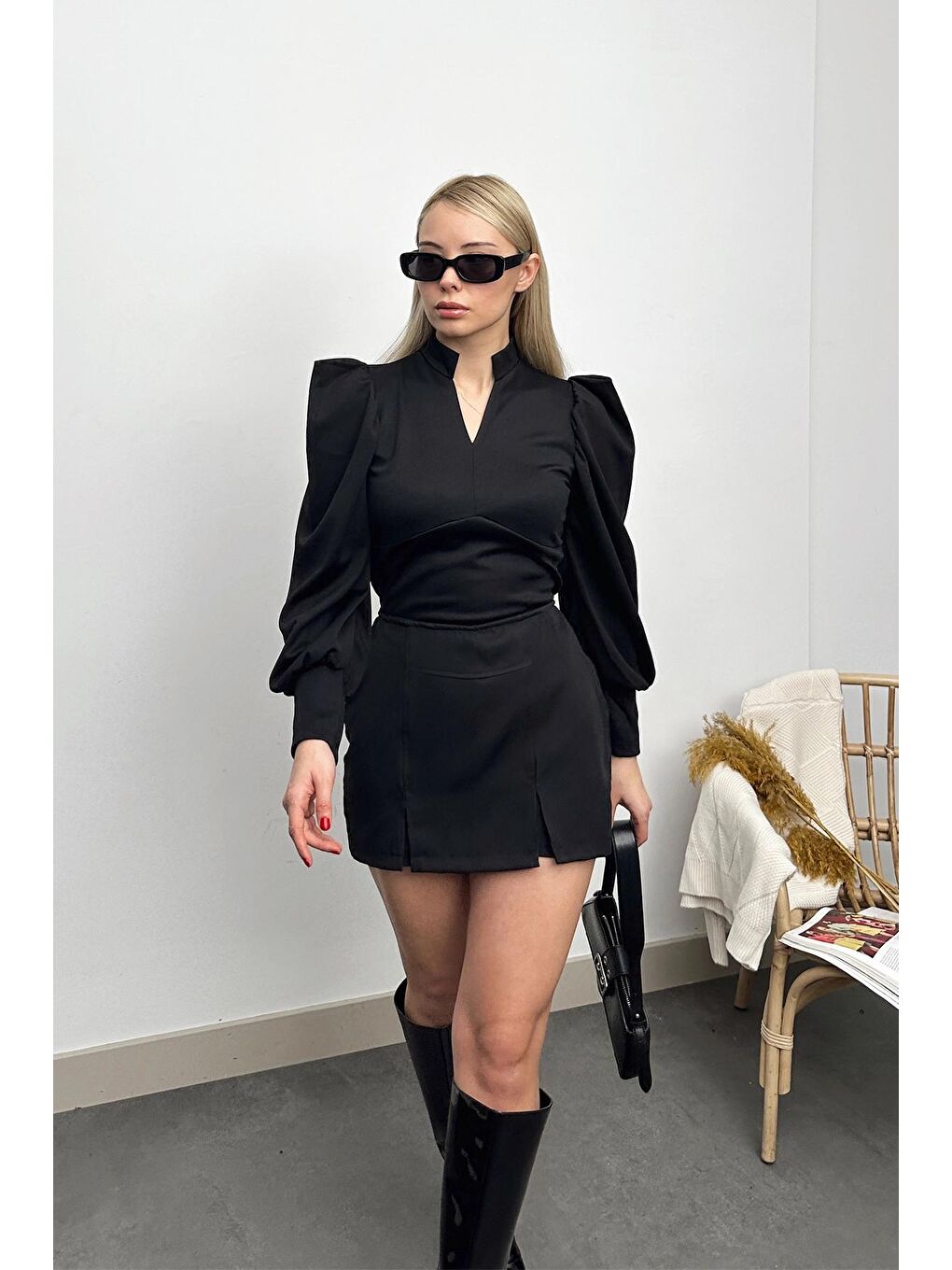 Siyah Hakim Yaka Prenses Kol Dokuma Crop Bluz