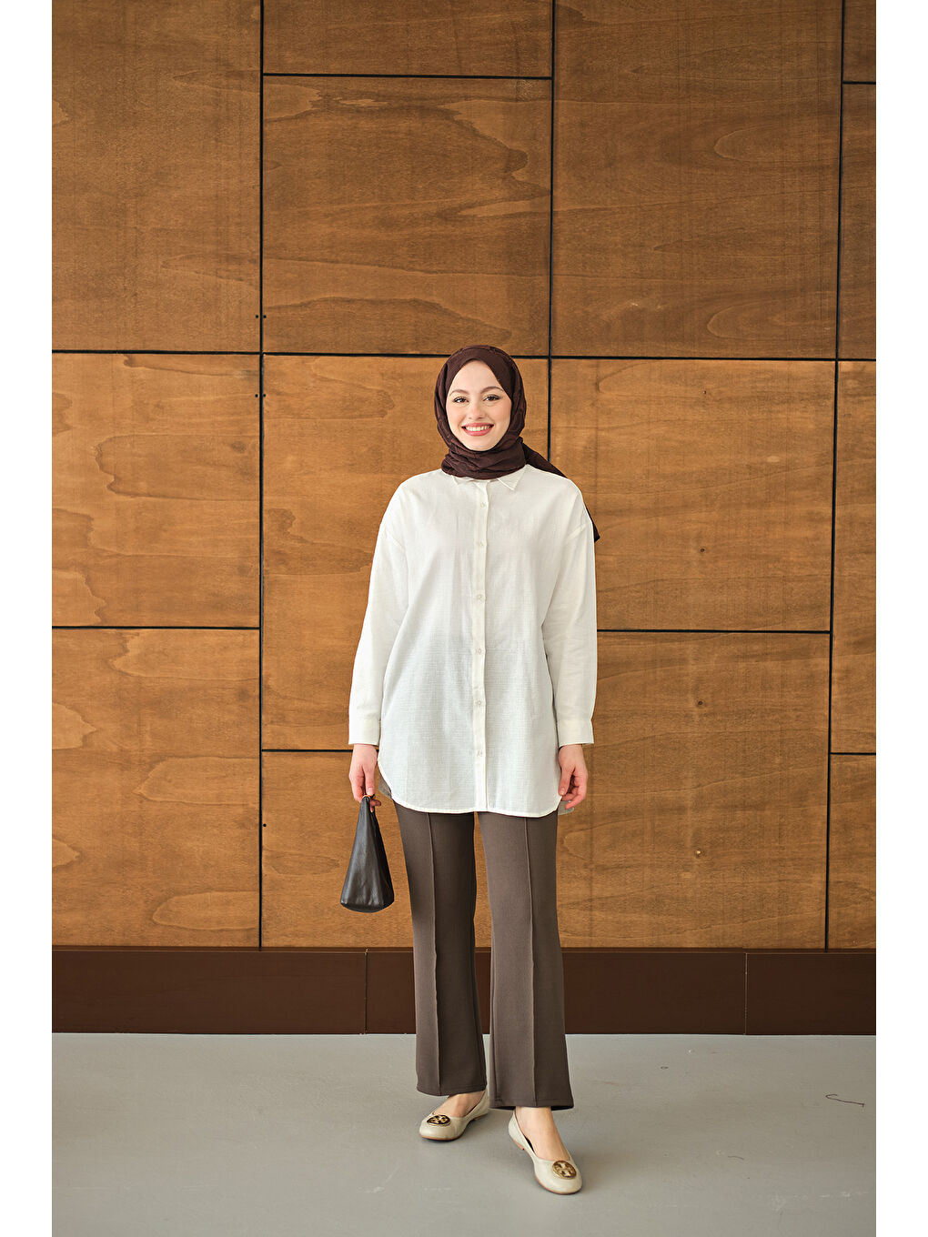 Kadın Şeffaf Düğme Detaylı Basic Gömlek Beyaz-3