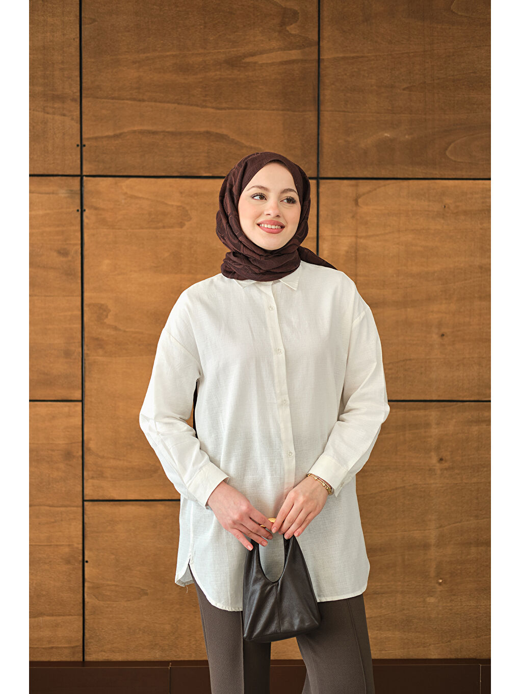 Kadın Şeffaf Düğme Detaylı Basic Gömlek Beyaz-4