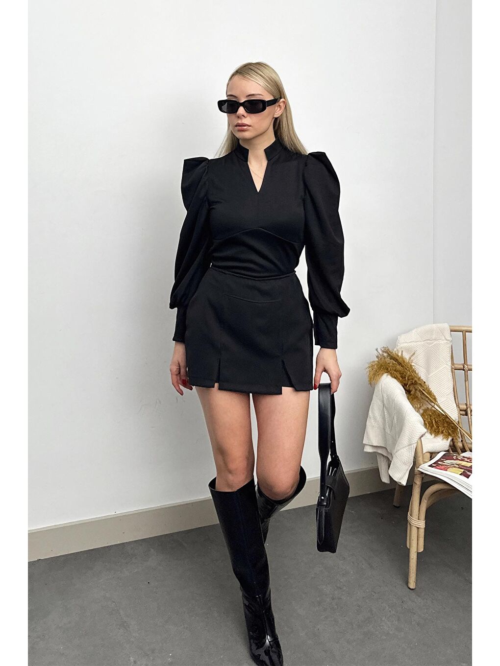 Siyah Hakim Yaka Prenses Kol Dokuma Crop Bluz-2