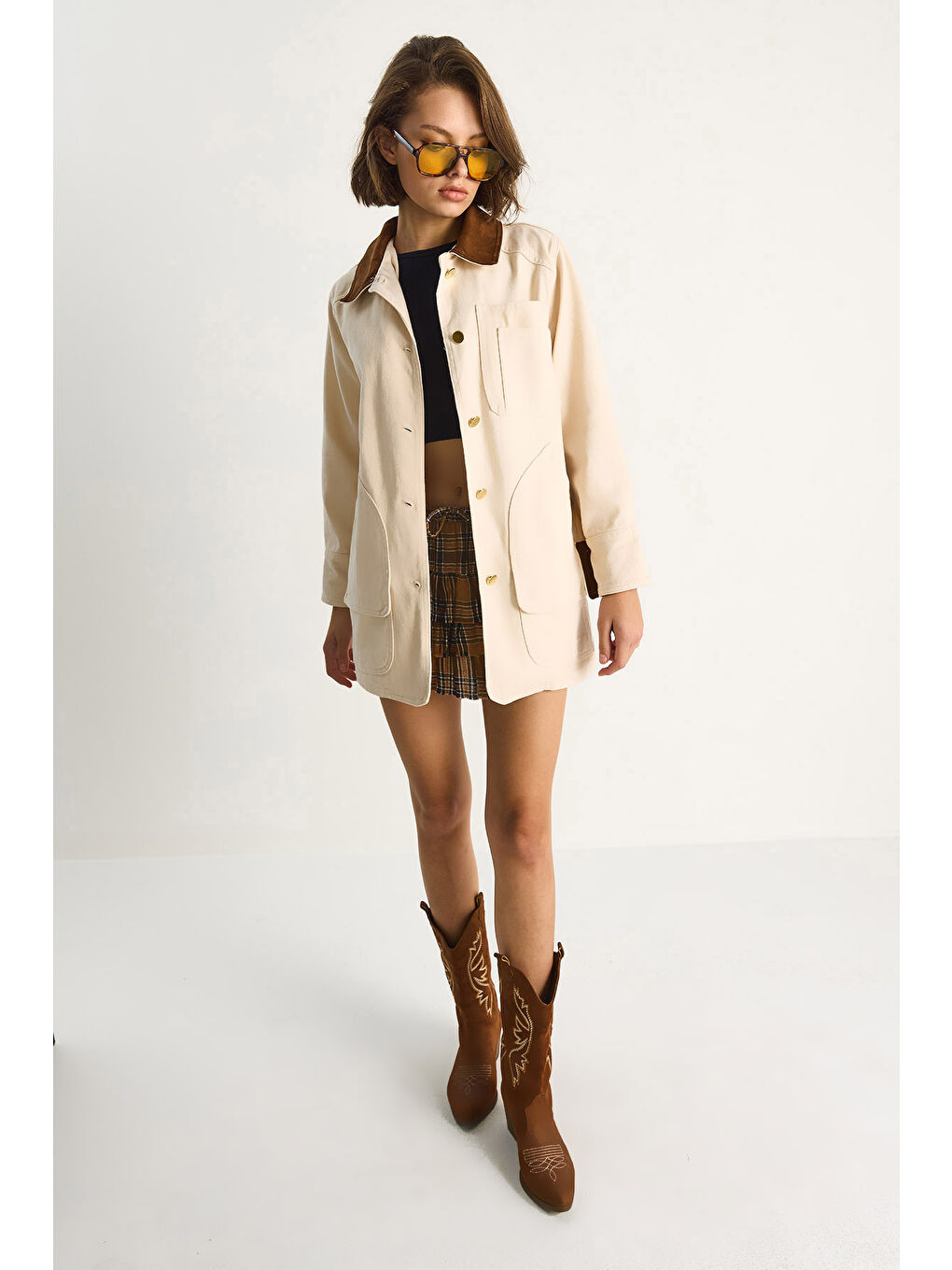 Bej Kadın Süet Kontrast Yaka Cep Detaylı Garnili Gabardin Ceket-2