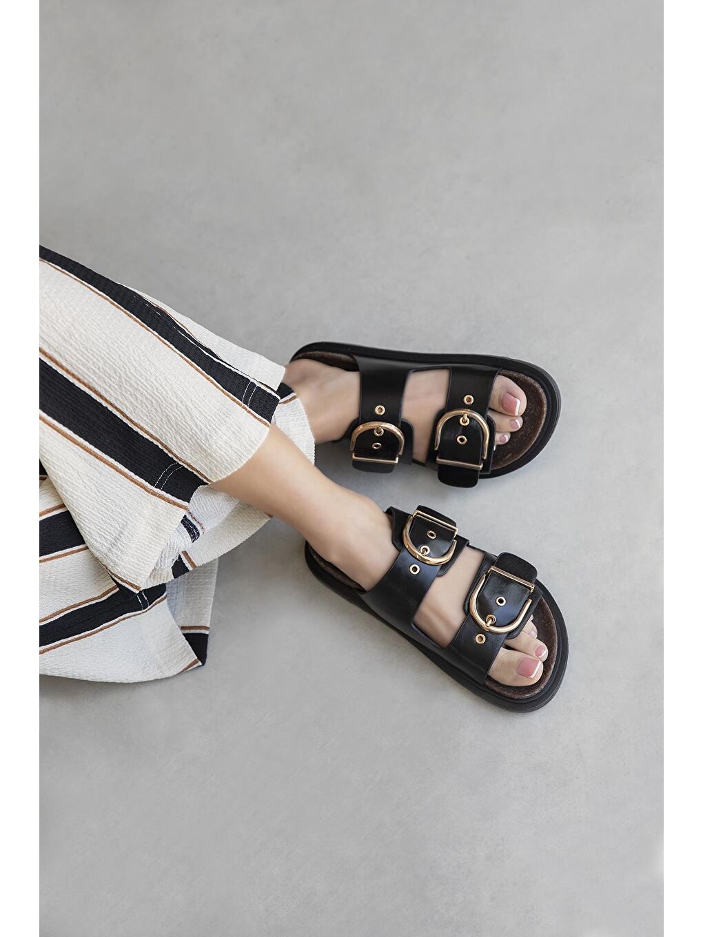 Zowie  Kadın  Toka  Detay  Günlük Konfor  Deri Terlik Siyah-3