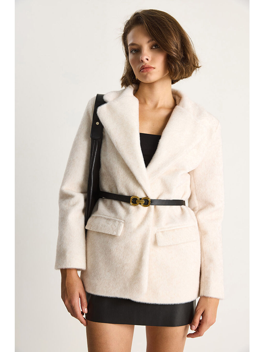 Ekru Kadın Cep Detaylı Astarlı Kemerli Pelüş Dokulu Blazer Ceket-3