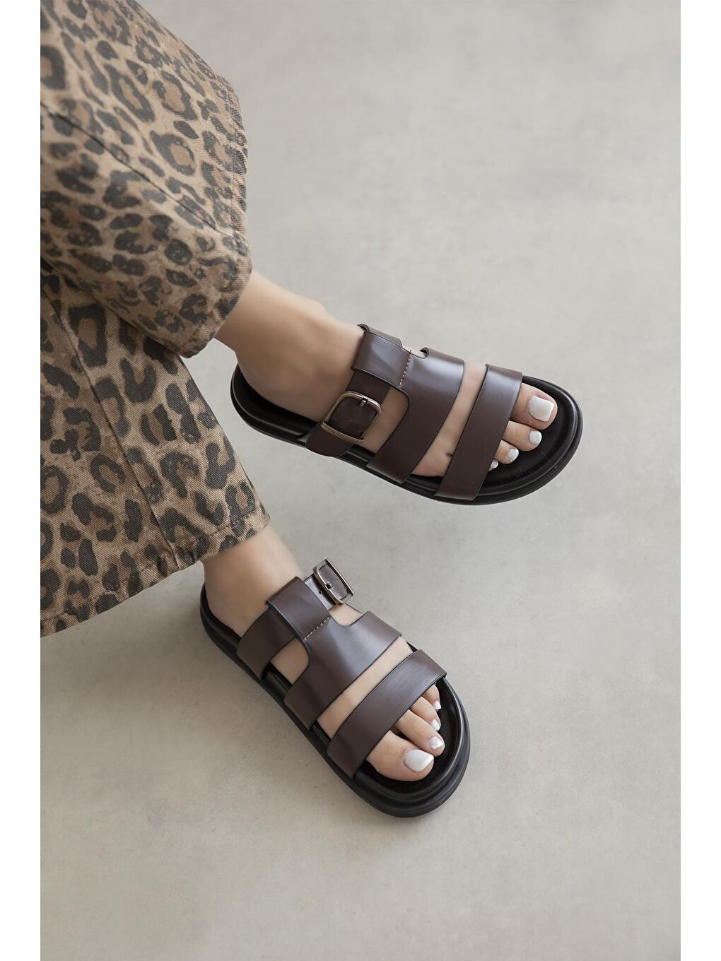 Kahverengi Toff Kadın Toka Detay Günlük Konfor Terlik Kahve