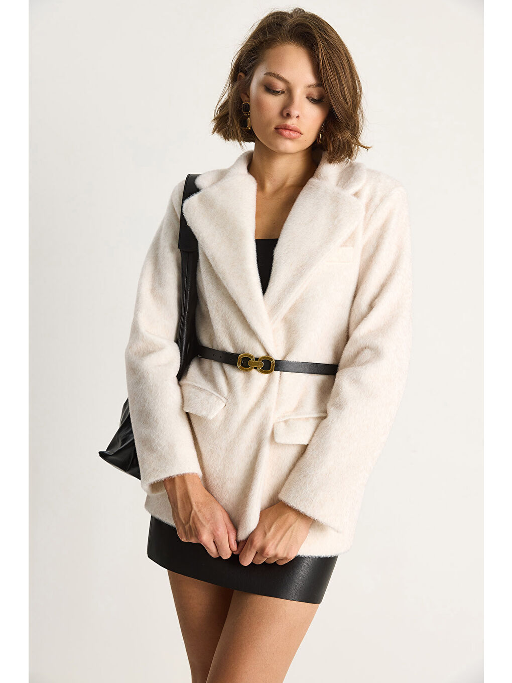 Ekru Kadın Cep Detaylı Astarlı Kemerli Pelüş Dokulu Blazer Ceket-4