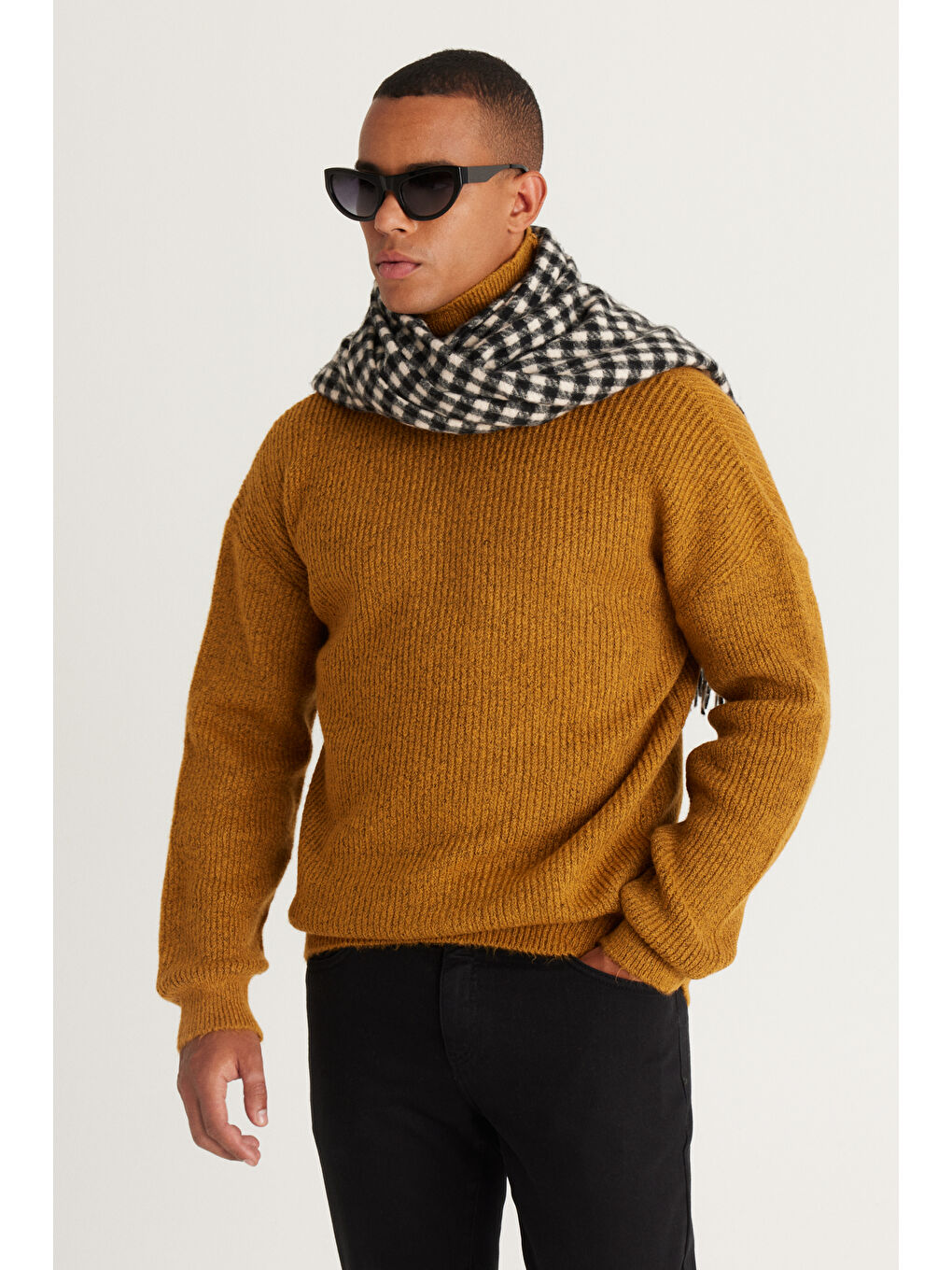 Sarı Erkek Hardal Oversize Bol Kesim Tam Balıkçı Yaka Desenli Triko Kazak-1