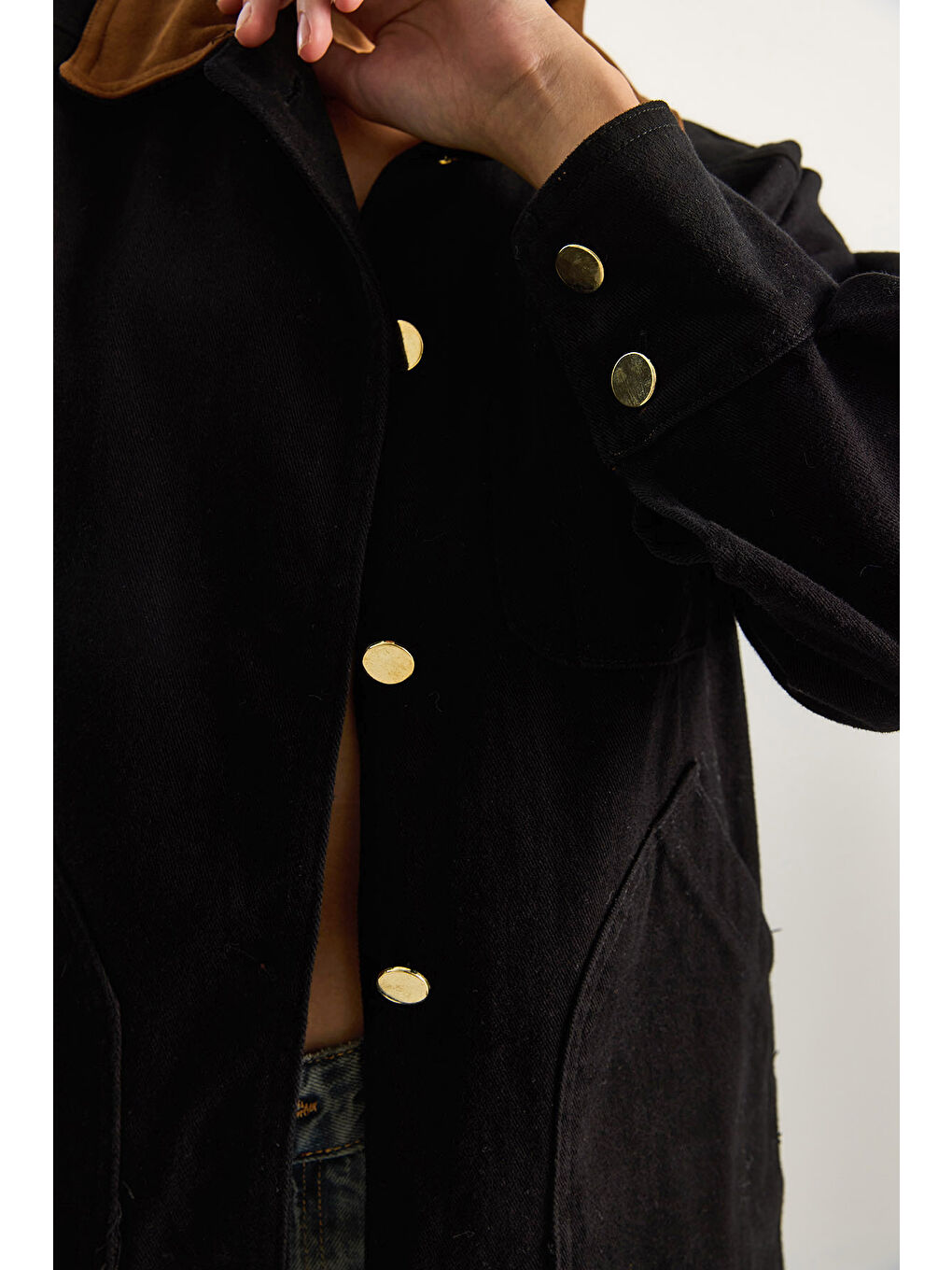 Siyah Kadın Süet Kontrast Yaka Cep Detaylı Garnili Gabardin Ceket-5