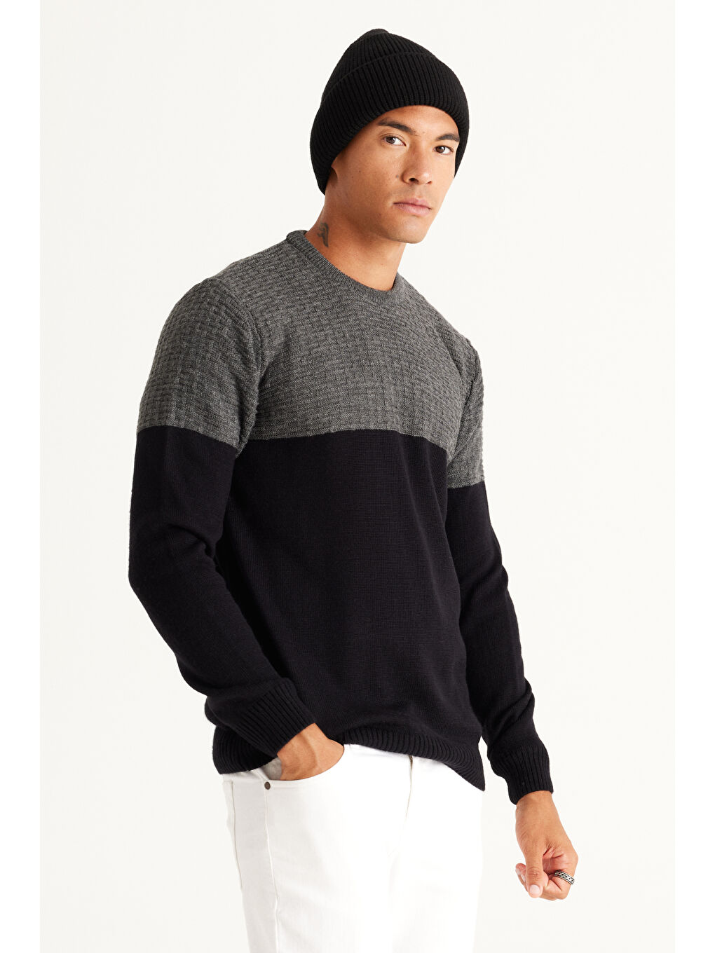 Erkek Antrasit-Siyah Standart Fit Normal Kesim Bisiklet Yaka ColorBlok Desenli Triko-1