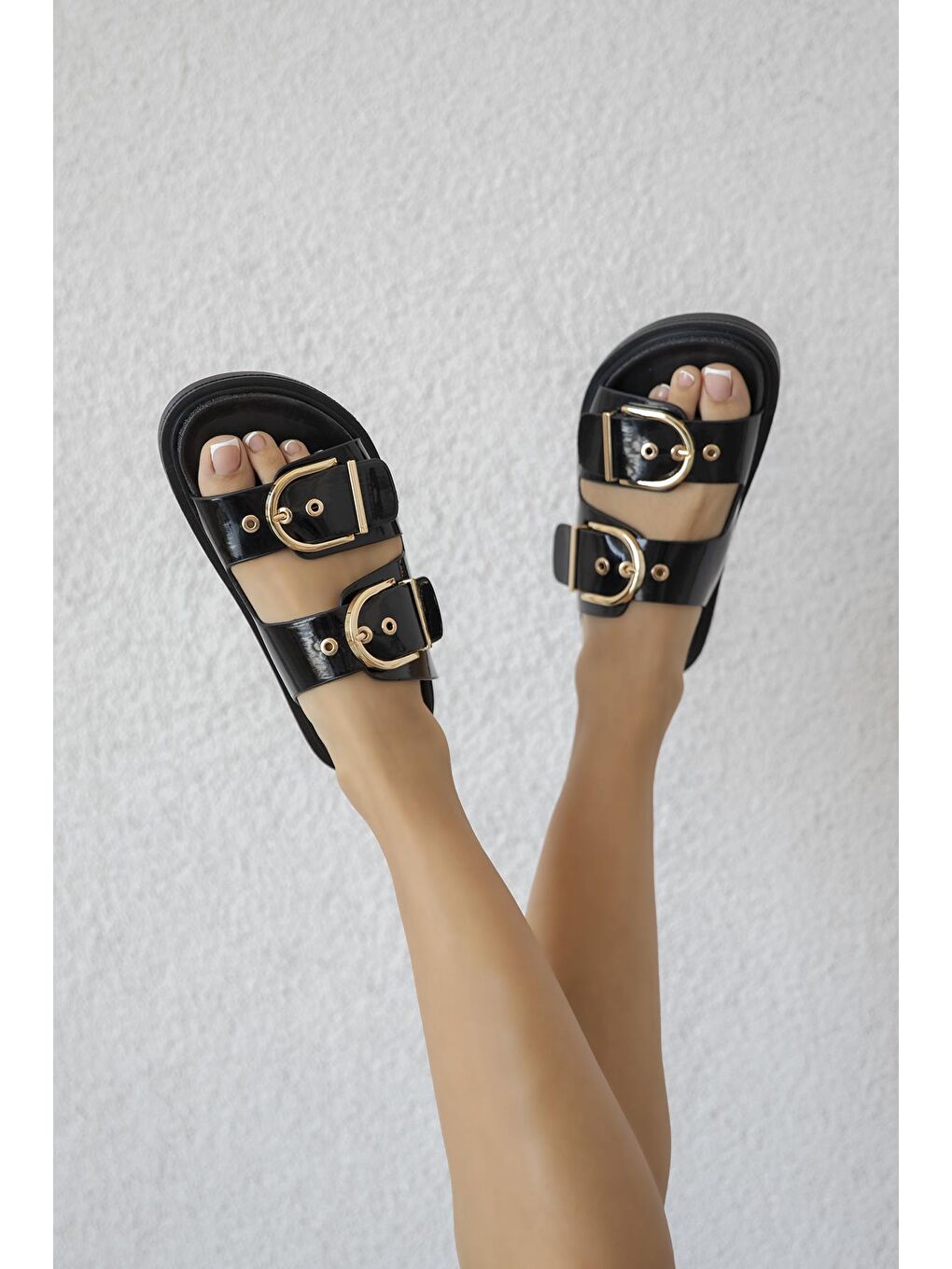 Forster Kadın Toka  Detay  Günlük Konfor Rugan Terlik Siyah-1