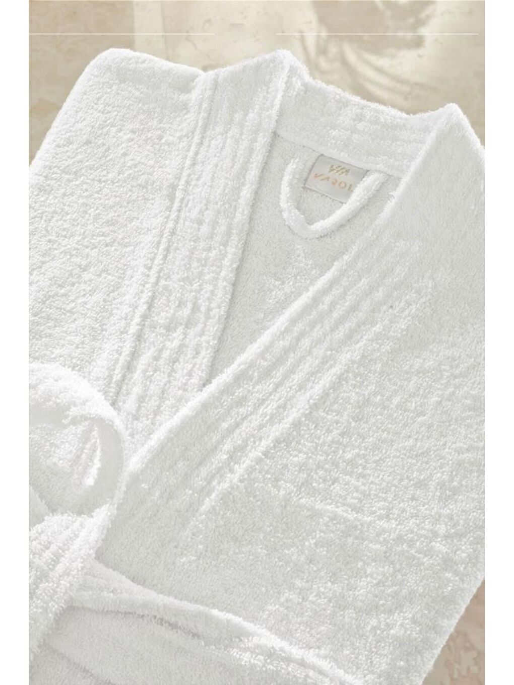 Beyaz Hera Serisi Bukle Otel Bornozu 1100gr