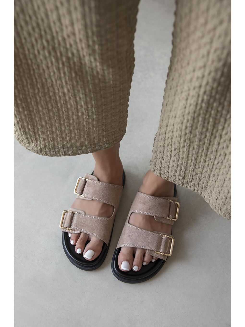 Bej Axel Kadın Toka Detay Günlük Konfor Süet Terlik Vizon