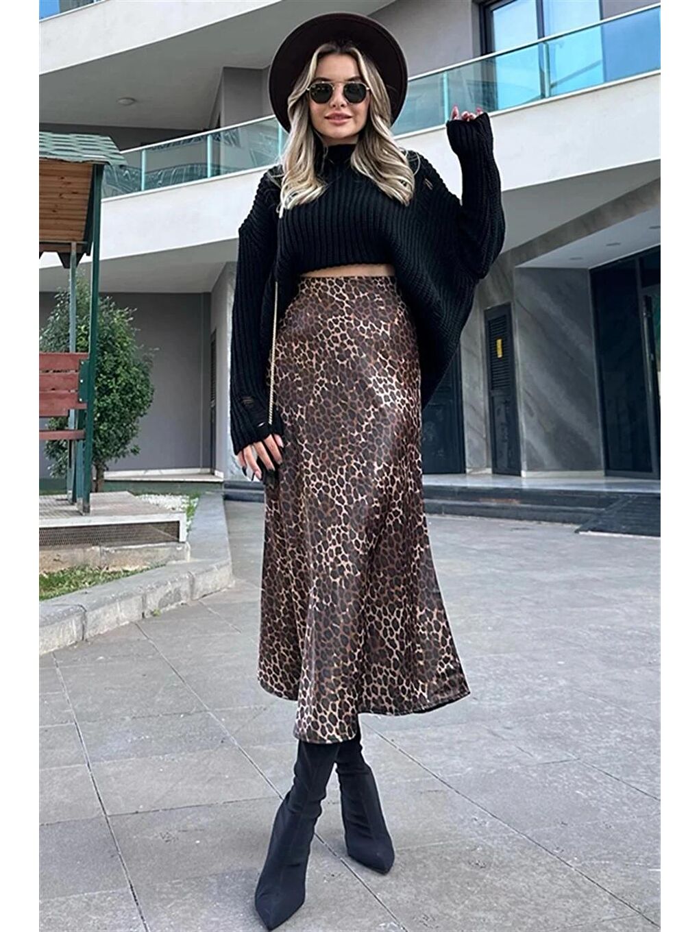 hazelin Kadın Kahverengi Leopar Desenli Saten Yüzeyli Beli Lastikli Midi Boy Etek Hzl23s-bd1101471