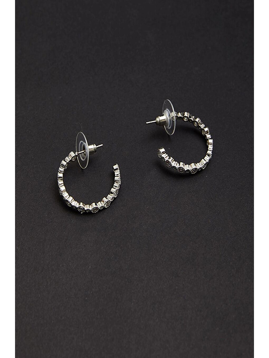 Gri Kadın Aksesuar Minik Taşlı Halka Küpe-4