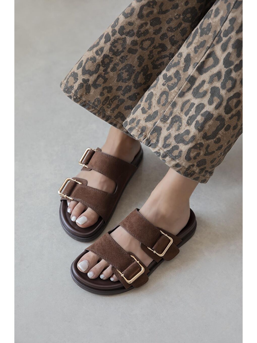 Kahverengi Axel Kadın Toka Detay Günlük Konfor Süet Terlik Kahve